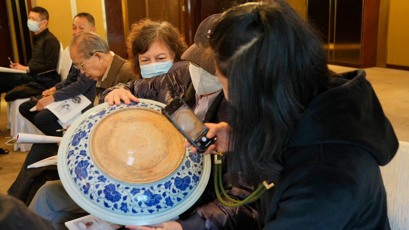 香港中信国际春季拍卖会:众多藏品璀璨夺目,青年艺术家崭露头角!